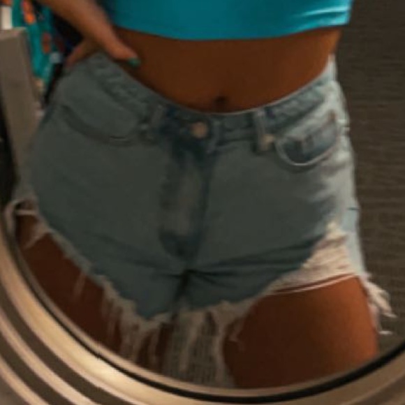 Misguided High Rise Shorts - Picture 2 of 4